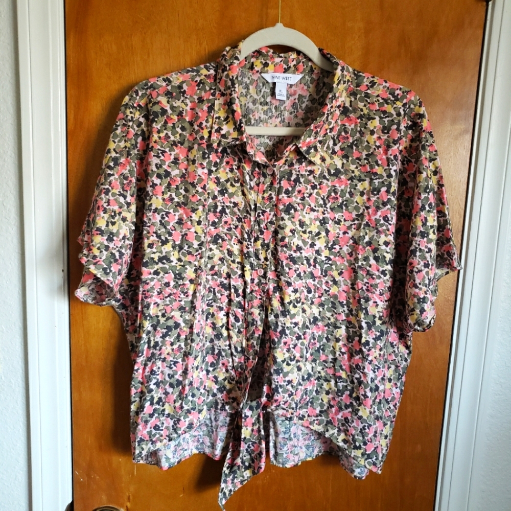 NINE WEST XL wrap tie front waist floral puffed sleeve top
